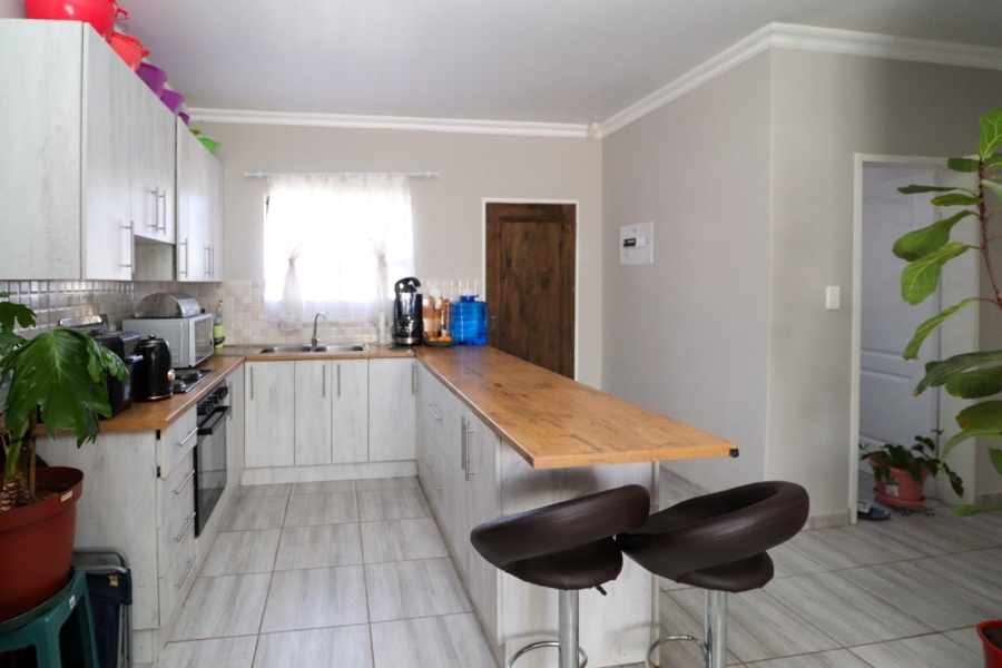 3 Bedroom Property for Sale in Flamwood North West